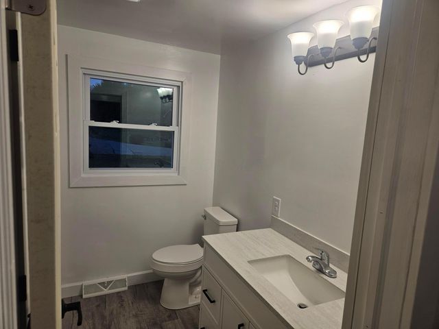 1 Freeway Avenue, Fredericktown, OH 43019