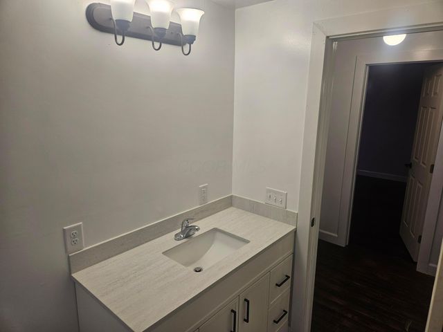 1 Freeway Avenue, Fredericktown, OH 43019