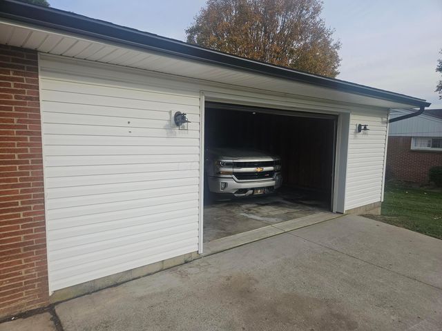 1 Freeway Avenue, Fredericktown, OH 43019