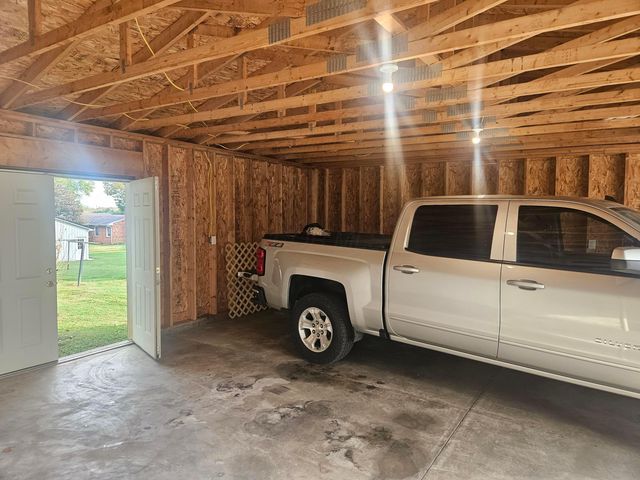 1 Freeway Avenue, Fredericktown, OH 43019