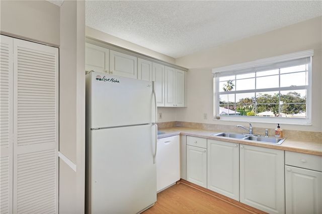 329 N Grove Isle Circle 329, Vero Beach, FL 32962