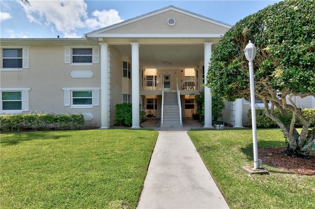 329 N Grove Isle Circle 329, Vero Beach, FL 32962