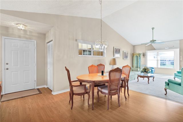 329 N Grove Isle Circle 329, Vero Beach, FL 32962