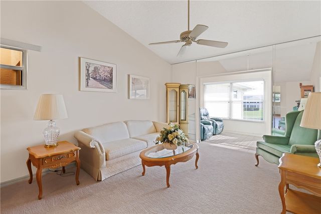 329 N Grove Isle Circle 329, Vero Beach, FL 32962