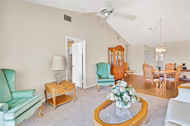 329 N Grove Isle Circle 329, Vero Beach, FL 32962