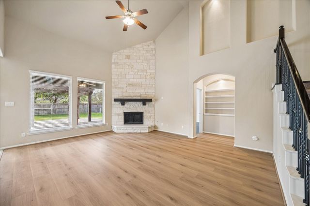 30 Glade Park Drive, Missouri City, TX 77459