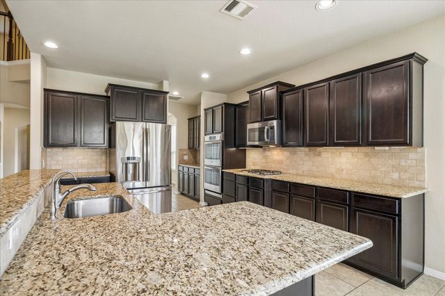 30 Glade Park Drive, Missouri City, TX 77459