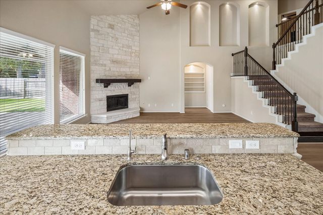 30 Glade Park Drive, Missouri City, TX 77459