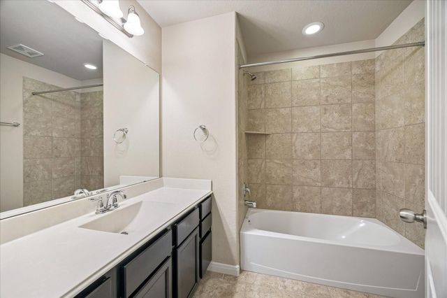 30 Glade Park Drive, Missouri City, TX 77459