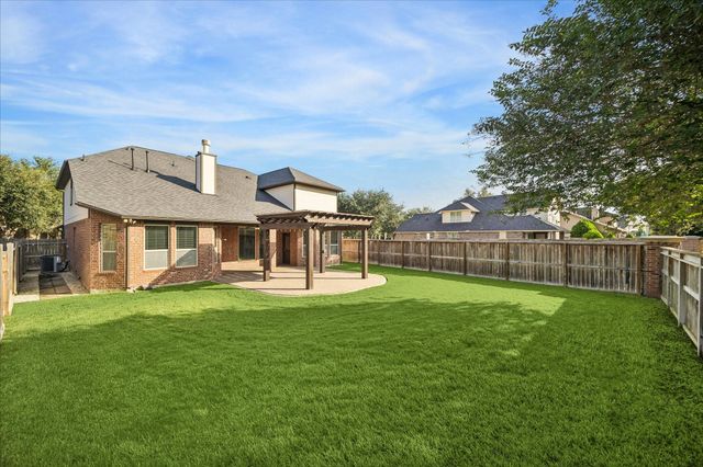30 Glade Park Drive, Missouri City, TX 77459
