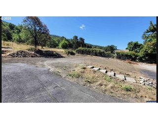 972 ARBURNIA St, Myrtle Creek, OR 97457