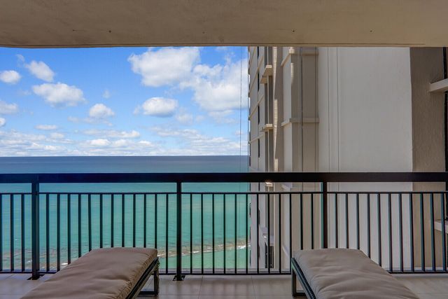 5380 N Ocean Drive 18j, Singer Island, FL 33404