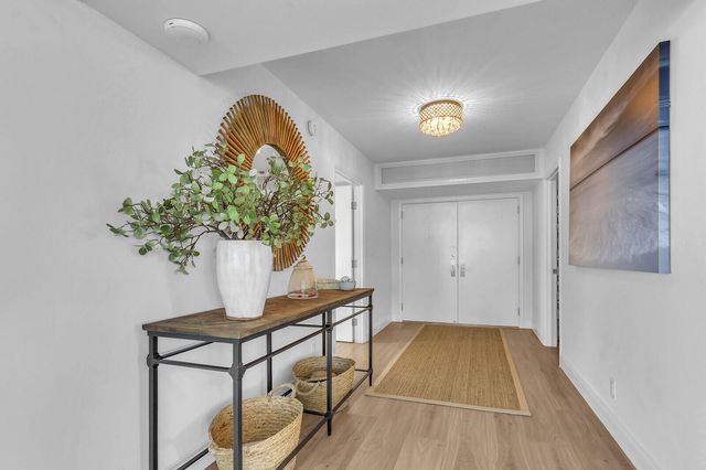 5380 N Ocean Drive 18j, Singer Island, FL 33404