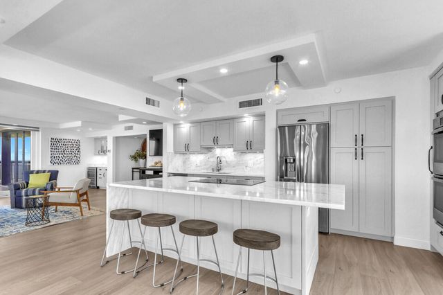 5380 N Ocean Drive 18j, Singer Island, FL 33404