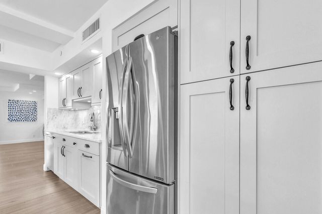 5380 N Ocean Drive 18j, Singer Island, FL 33404
