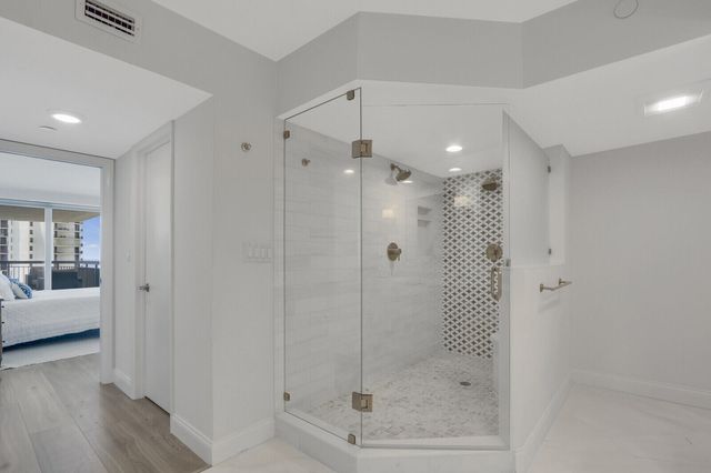 5380 N Ocean Drive 18j, Singer Island, FL 33404