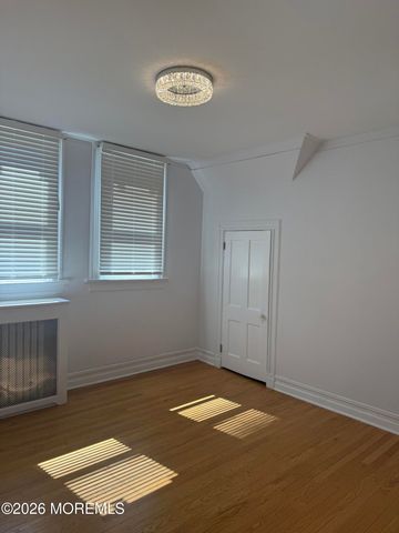 84 Mclaren Street, Red Bank, NJ 07701