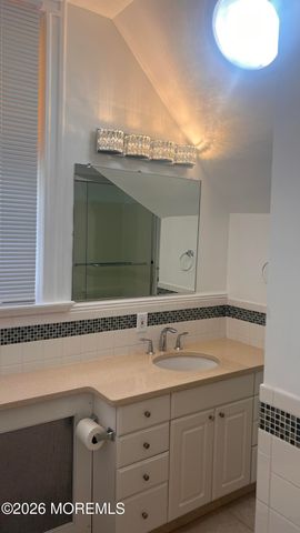 84 Mclaren Street, Red Bank, NJ 07701