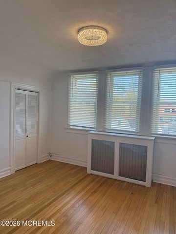84 Mclaren Street, Red Bank, NJ 07701