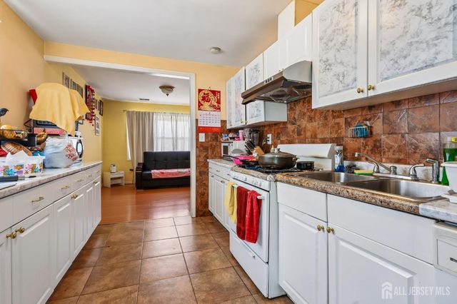 23 MIKO Road, Edison, NJ 08817