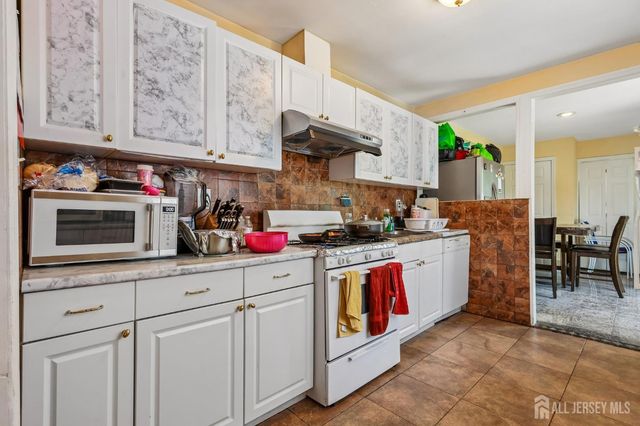 23 MIKO Road, Edison, NJ 08817