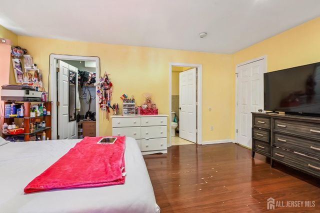 23 MIKO Road, Edison, NJ 08817