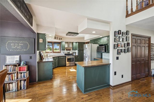 3904 Oakfield Drive, Oregon, OH 43616