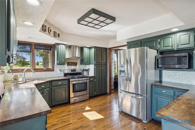 3904 Oakfield Drive, Oregon, OH 43616