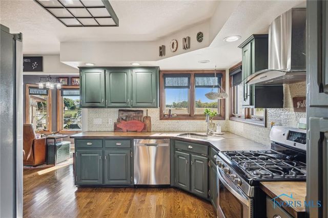 3904 Oakfield Drive, Oregon, OH 43616