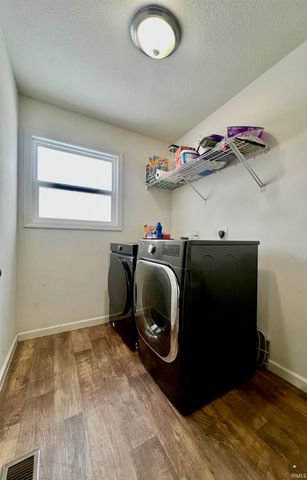 11214 Yalumba Pass, Roanoke, IN 46783