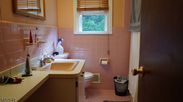730 Salem Ave, Elizabeth City, NJ 07208