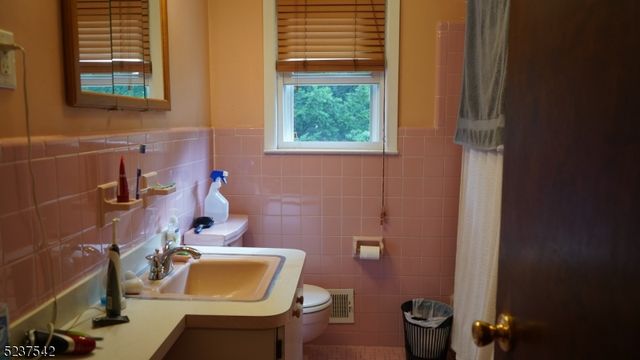730 Salem Ave, Elizabeth City, NJ 07208
