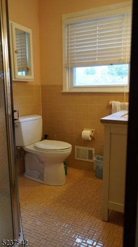 730 Salem Ave, Elizabeth City, NJ 07208