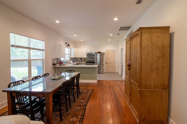968 Wheless Ave, Kerrville, TX 78028
