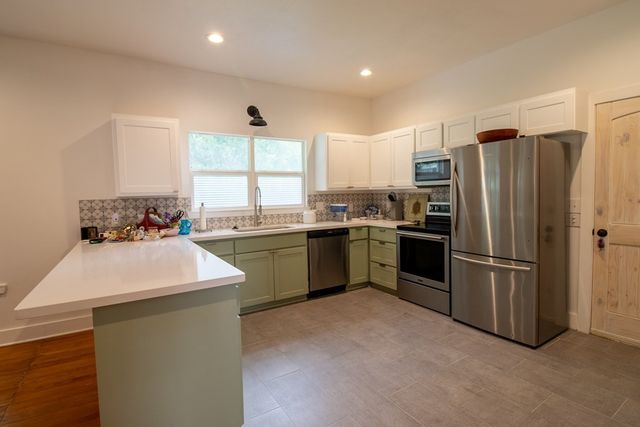 968 Wheless Ave, Kerrville, TX 78028
