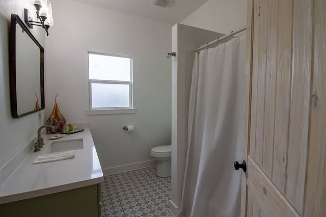 968 Wheless Ave, Kerrville, TX 78028