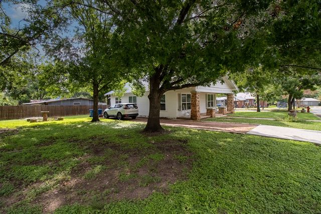 968 Wheless Ave, Kerrville, TX 78028