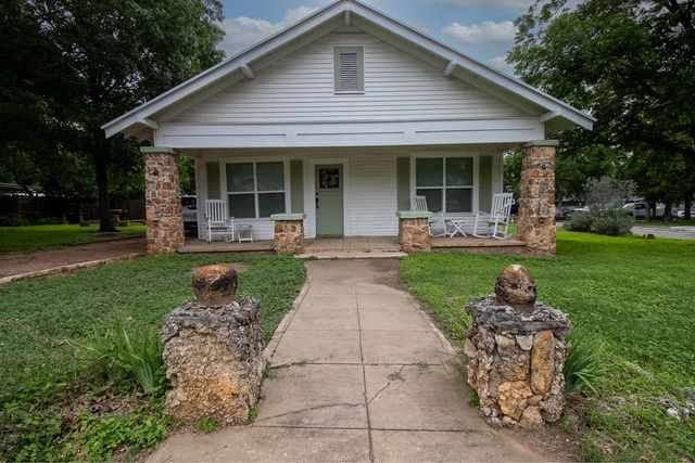 968 Wheless Ave, Kerrville, TX 78028