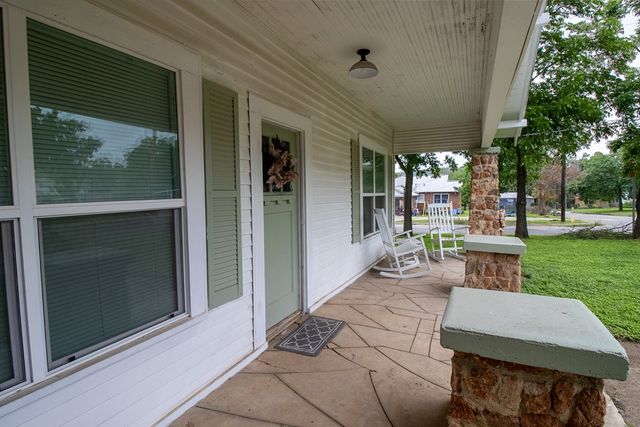 968 Wheless Ave, Kerrville, TX 78028