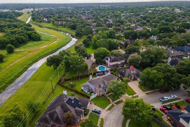 1813 Oak Wood Drive E, Pearland, TX 77581