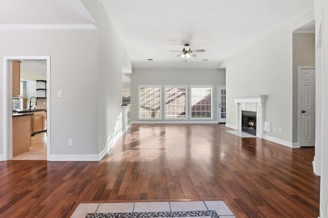 1813 Oak Wood Drive E, Pearland, TX 77581