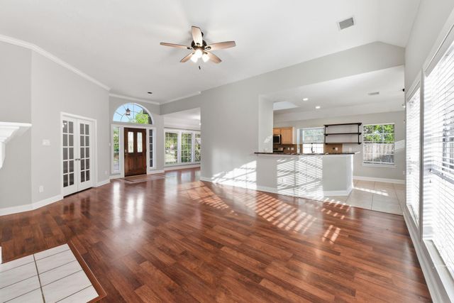 1813 Oak Wood Drive E, Pearland, TX 77581