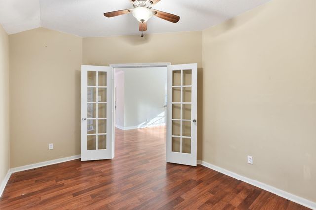 1813 Oak Wood Drive E, Pearland, TX 77581