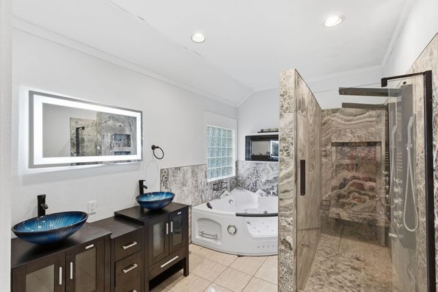 1813 Oak Wood Drive E, Pearland, TX 77581