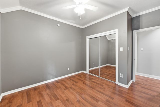 1813 Oak Wood Drive E, Pearland, TX 77581