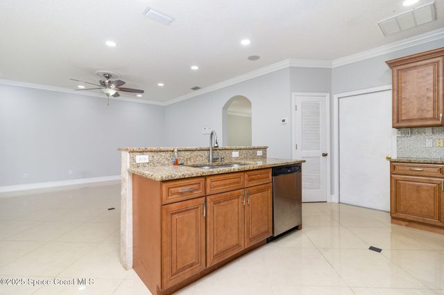 2893 Glasbern Circle, Melbourne, FL 32904