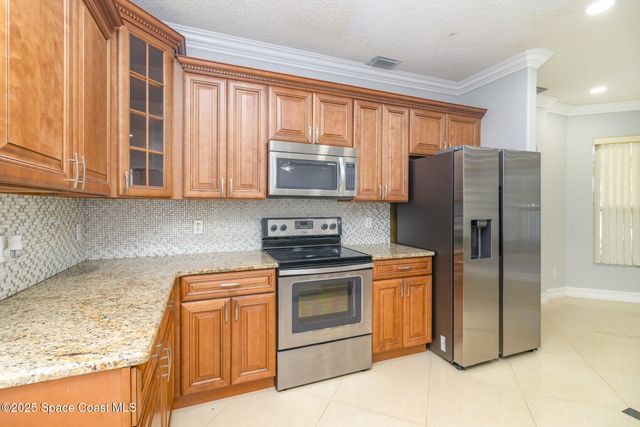 2893 Glasbern Circle, Melbourne, FL 32904