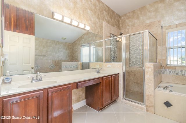 2893 Glasbern Circle, Melbourne, FL 32904
