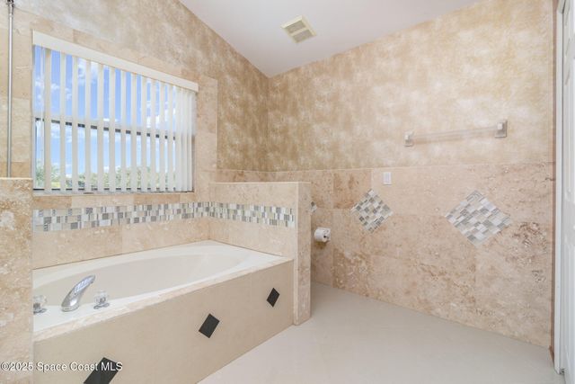 2893 Glasbern Circle, Melbourne, FL 32904