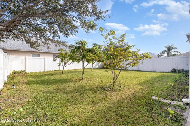 2893 Glasbern Circle, Melbourne, FL 32904